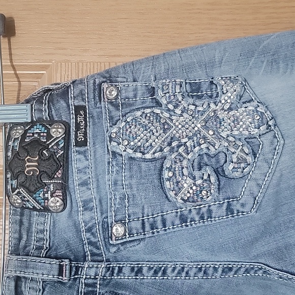 Bootcut Miss Me Jean Size 26 Inseam 33 Fleur De Lis Rhinestone Jewel Pockets - Picture 7 of 12